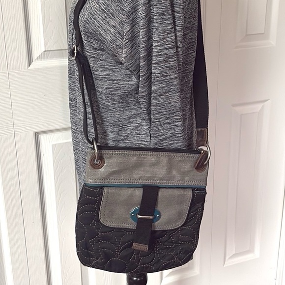 Fossil Key-Per Quilted Metallic Gray Leather Crossbody - Picture 3 of 16